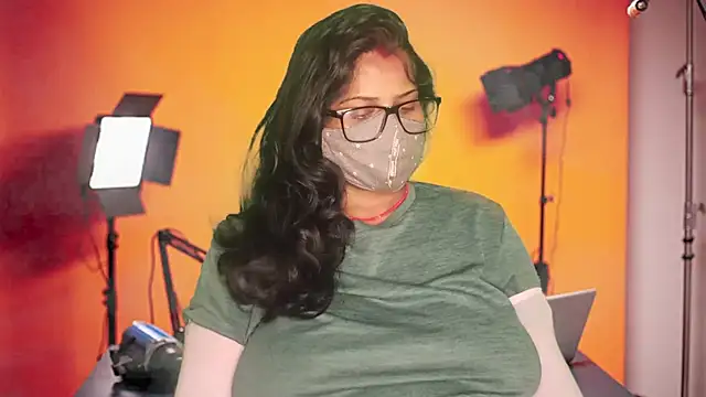 mamoni91 online show from November 2025 03:28:01 AM