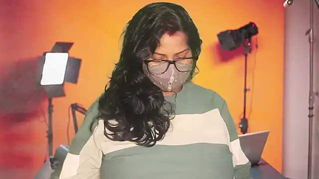 mamoni91 online show from November 2025 03:39:02 AM