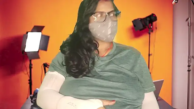 mamoni91 online show from November 2025 03:29:02 AM