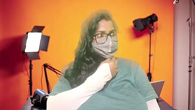 mamoni91 online show from December 2025 03:33:01 AM