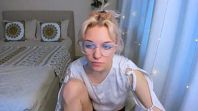 VelvetVixen155 online show from February 2025 09:41:01 AM