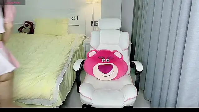 Snapshot of -Wendy__ chatting on February 2025 12:25:02 PM -Wendy online show from February 2025 12:25:02 PM