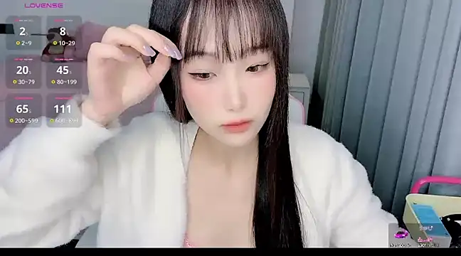 Snapshot of -Wendy__ chatting on February 2025 03:05:01 PM -Wendy online show from February 2025 03:05:01 PM