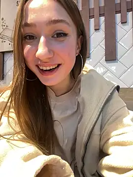 Lia  Love online show from December 2024 04:17:01 PM