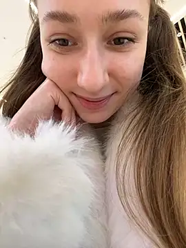 Lia  Love online show from January 2025 12:09:02 PM