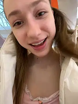 Lia  Love online show from January 2025 09:08:02 AM