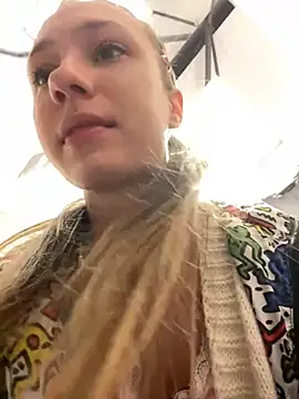 Lia  Love online show from March 2025 09:13:01 AM