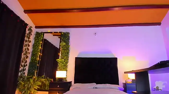 Valentino  X online show from February 2025 03:54:01 PM