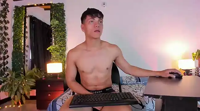 Valentino  X online show from February 2025 12:09:02 PM