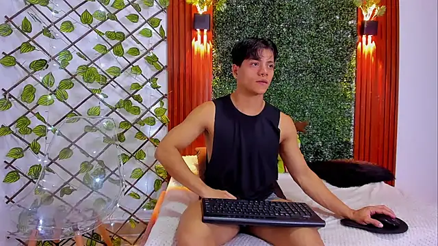 Valentino  X online show from November 2025 04:22:02 AM