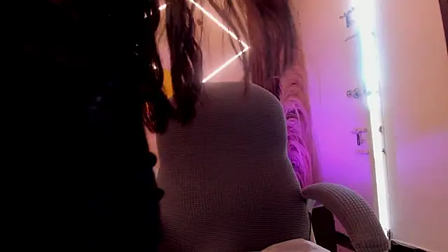 lunaalynch online show from March 2026 09:37:01 PM