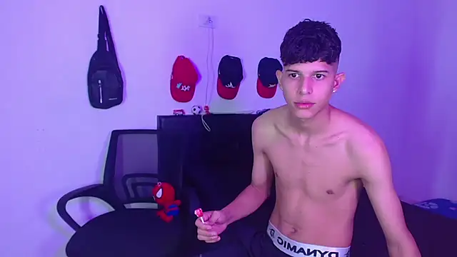 LiamGadiell online show from February 2025 04:16:02 AM