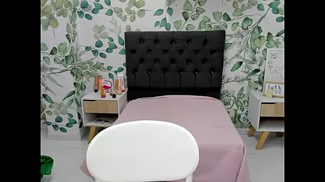 Snapshot of lauren_rios7 chatting on December 2024 12:55:02 AM lauren rios7 online show from December 2024 12:55:02 AM