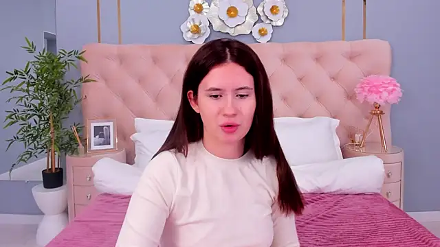 Snapshot of milaleoneli chatting on January 2025 06:41:02 PM milaleoneli online show from January 2025 06:41:02 PM