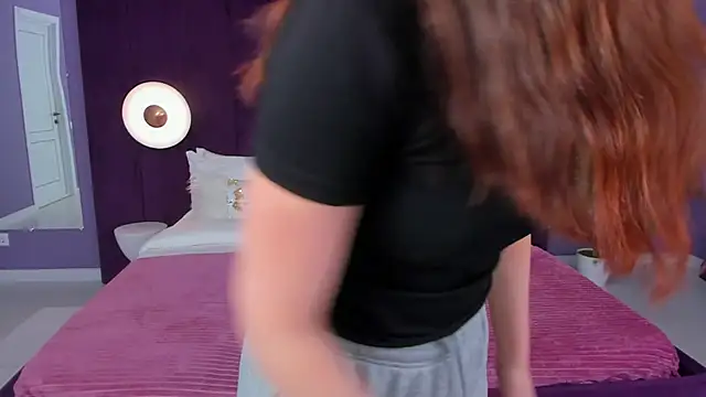 Snapshot of milaleoneli chatting on February 2025 12:41:02 PM milaleoneli online show from February 2025 12:41:02 PM