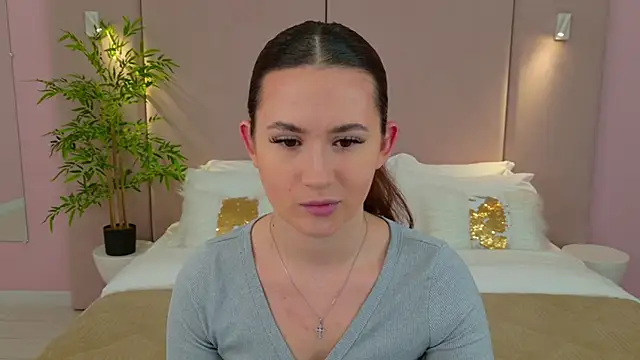 Snapshot of milaleoneli chatting on March 2025 12:32:02 PM milaleoneli online show from March 2025 12:32:02 PM