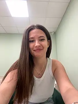 Snapshot of milaleoneli chatting on March 2025 11:29:02 AM milaleoneli online show from March 2025 11:29:02 AM