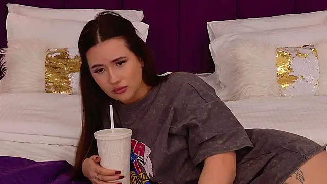 Snapshot of milaleoneli chatting on March 2025 06:32:01 PM milaleoneli online show from March 2025 06:32:01 PM