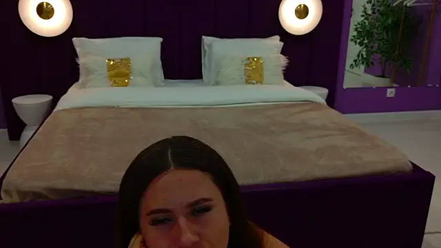 Snapshot of milaleoneli chatting on March 2025 12:25:01 PM milaleoneli online show from March 2025 12:25:01 PM