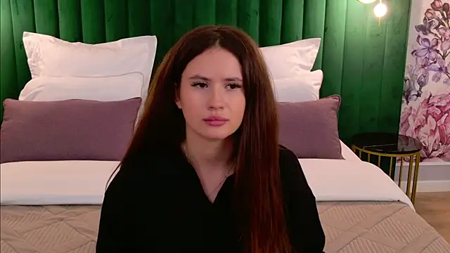 Snapshot of milaleoneli chatting on September 2025 03:03:02 PM milaleoneli online show from September 2025 03:03:02 PM