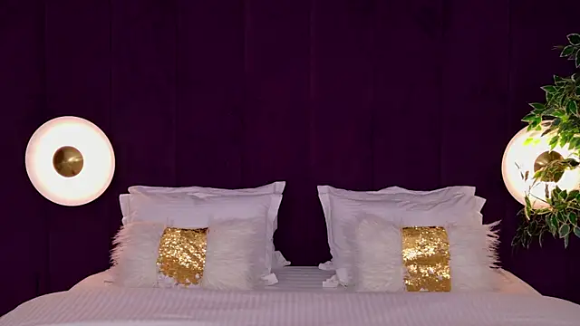 Snapshot of milaleoneli chatting on October 2025 02:48:01 PM milaleoneli online show from October 2025 02:48:01 PM