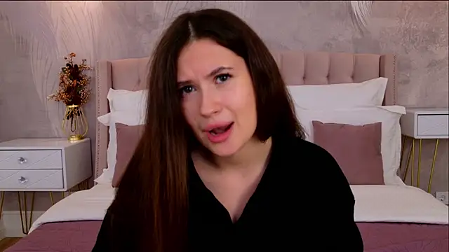 Snapshot of milaleoneli chatting on November 2025 03:12:02 PM milaleoneli online show from November 2025 03:12:02 PM