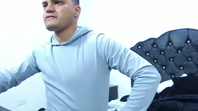 Group Lustt online show from February 2025 03:39:02 AM