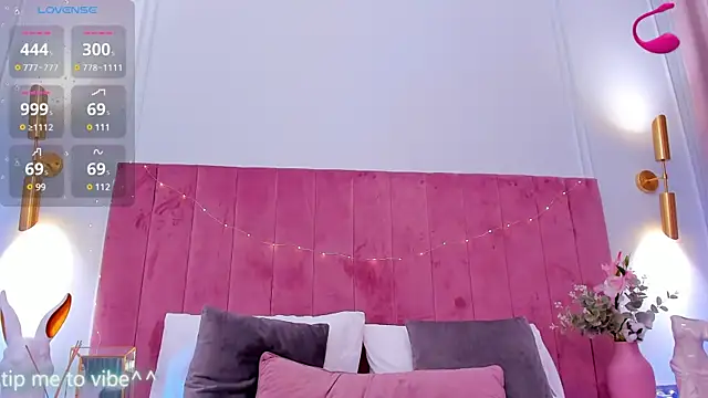 Snapshot of Mayzzie chatting on March 2025 02:49:02 AM Mayzzie online show from March 2025 02:49:02 AM