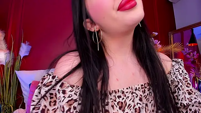 Mayzzie online show from July 2026 07:39:01 PM