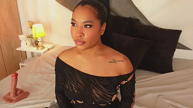 IzzyyBeelmonth online show from December 2024 01:45:01 AM