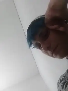 Luci foxx online show from October 2025 01:33:02 AM