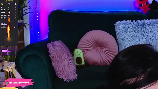 AveryWillow online show from April 2026 04:46:01 AM