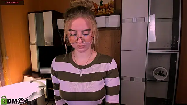 Snapshot of alexa_glory chatting on December 2024 09:24:01 PM alexa glory online show from December 2024 09:24:01 PM