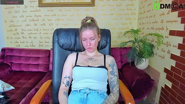 Snapshot of alexa_glory chatting on September 2025 01:46:01 PM alexa glory online show from September 2025 01:46:01 PM