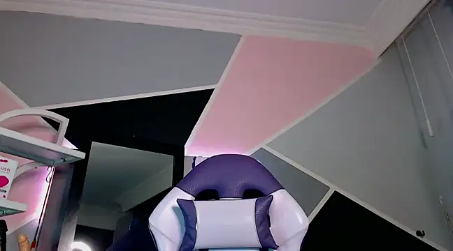 Samanta james19 online show from December 2024 04:43:01 PM