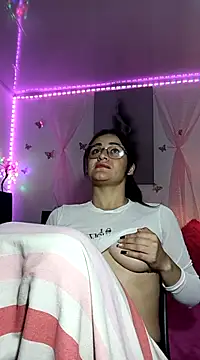 Snapshot of Hanna_Kinsley chatting on December 2024 07:36:02 AM Hanna Kinsley online show from December 2024 07:36:02 AM