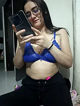 Snapshot of Hanna_Kinsley chatting on February 2025 03:13:01 AM Hanna Kinsley online show from February 2025 03:13:01 AM