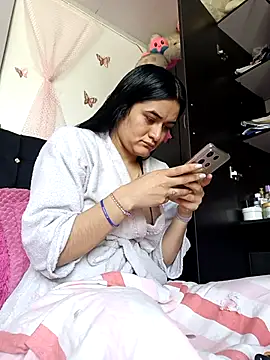 Snapshot of Hanna_Kinsley chatting on March 2025 01:51:01 PM Hanna Kinsley online show from March 2025 01:51:01 PM