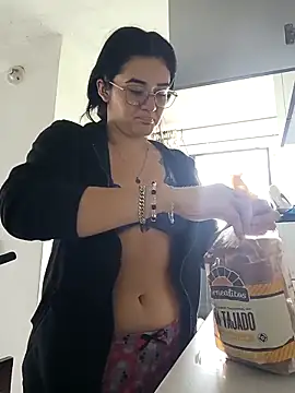 Snapshot of Hanna_Kinsley chatting on September 2025 04:21:02 PM Hanna Kinsley online show from September 2025 04:21:02 PM