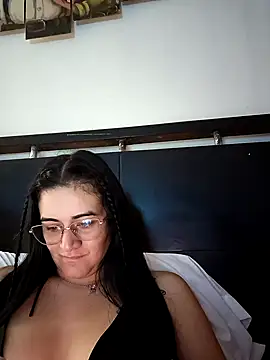 Snapshot of Hanna_Kinsley chatting on November 2025 08:30:01 PM Hanna Kinsley online show from November 2025 08:30:01 PM