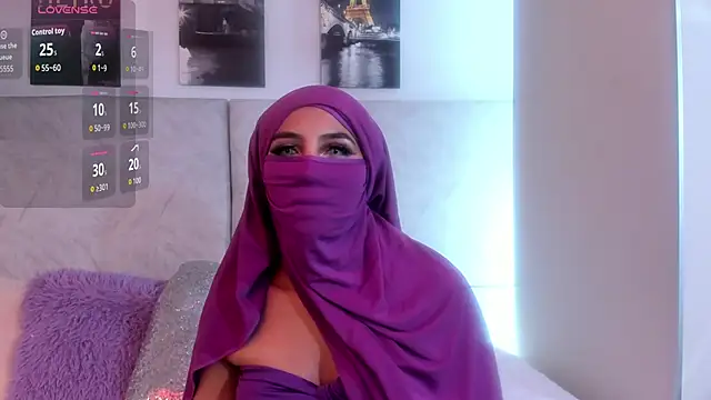 naomiii   online show from May 2026 07:45:01 PM