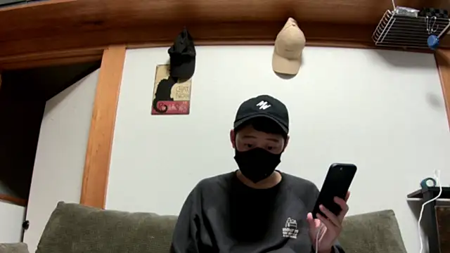 Snapshot of tuki_fu chatting on December 2024 11:46:01 AM tuki fu online show from December 2024 11:46:01 AM