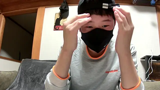 Snapshot of tuki_fu chatting on December 2024 11:00:01 AM tuki fu online show from December 2024 11:00:01 AM