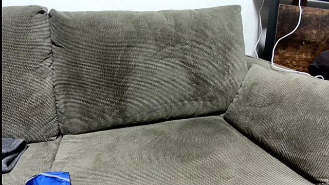 Snapshot of tuki_fu chatting on January 2025 01:03:02 PM tuki fu online show from January 2025 01:03:02 PM