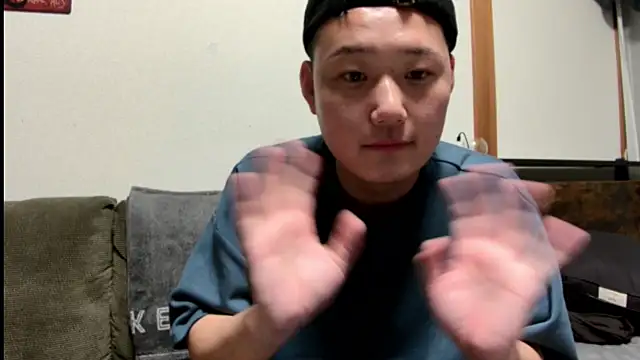 Snapshot of tuki_fu chatting on January 2025 12:16:02 PM tuki fu online show from January 2025 12:16:02 PM