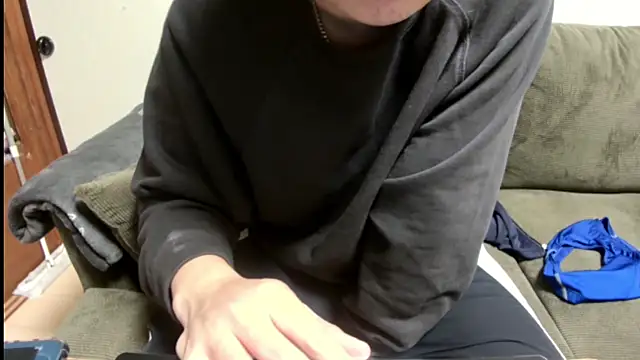 Snapshot of tuki_fu chatting on February 2025 11:55:01 AM tuki fu online show from February 2025 11:55:01 AM