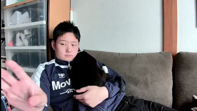 Snapshot of tuki_fu chatting on March 2025 05:38:02 AM tuki fu online show from March 2025 05:38:02 AM