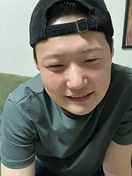 Snapshot of tuki_fu chatting on March 2025 12:44:01 PM tuki fu online show from March 2025 12:44:01 PM