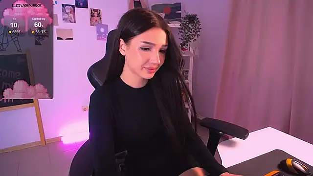 Snapshot of EmmaKeam chatting on December 2024 06:44:02 AM EmmaKeam online show from December 2024 06:44:02 AM