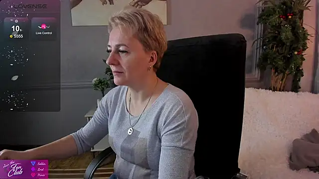 Nika Smit online show from December 2024 05:02:01 AM